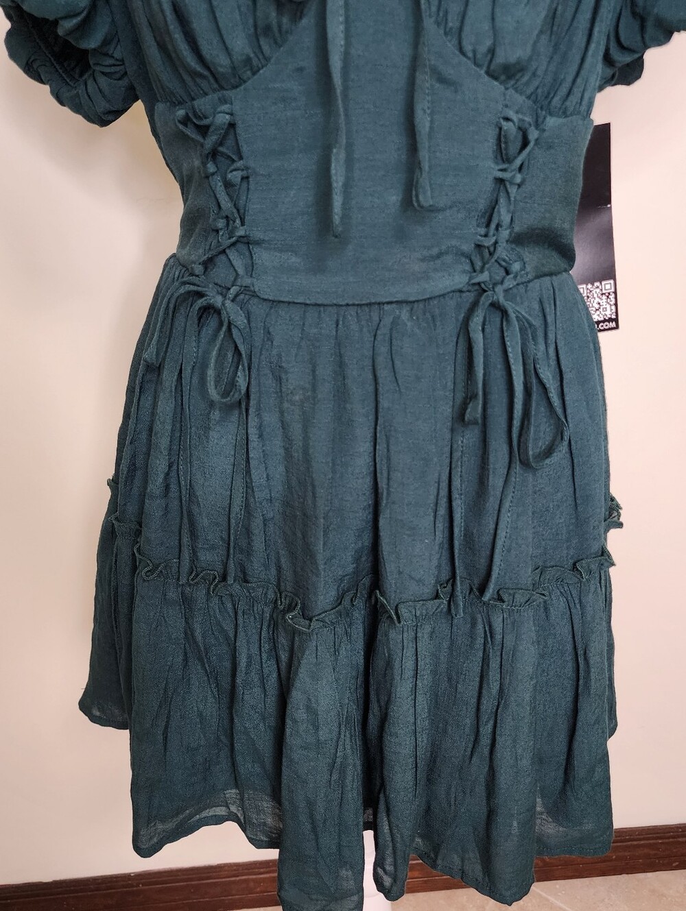 NWT Trixxi Emerald Green Milkmaid Puff-Sleeve Lace Up Tiered Mini Dress Large - Picture 5 of 11